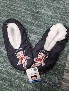 Betty Boop Black Indoor Slipper Socks with White Plush Lining